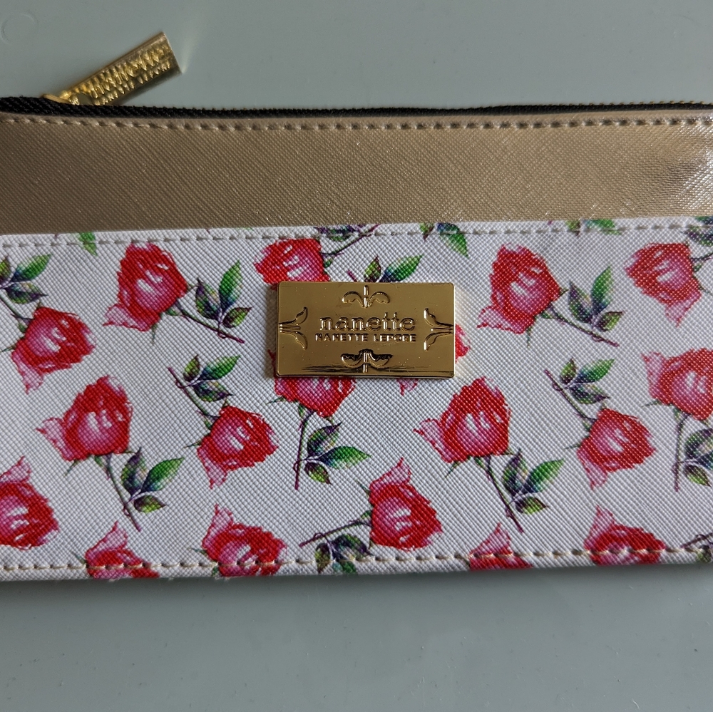 Nanette wallet